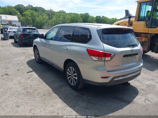 Nissan Pathfinder S