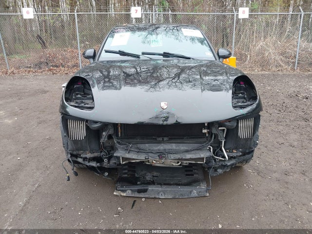 Porsche Macan S