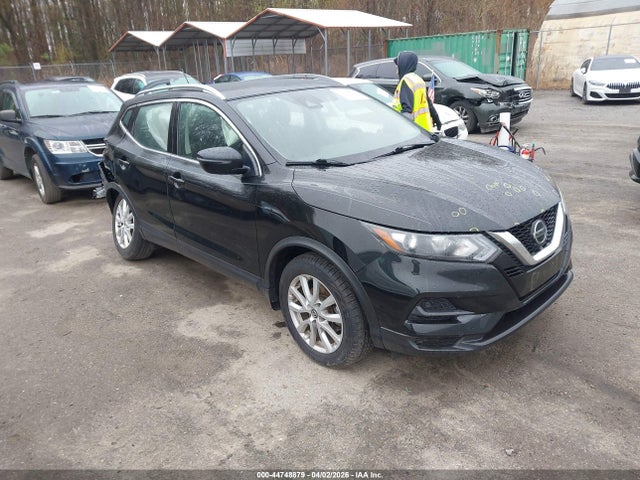 Salvage Nissan Rogue Image