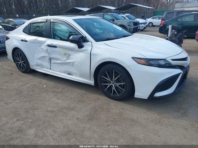 Salvage Toyota Camry Image