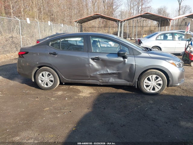 Nissan Versa 1.6 S