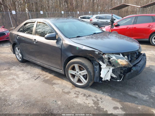 Salvage Toyota Camry Image
