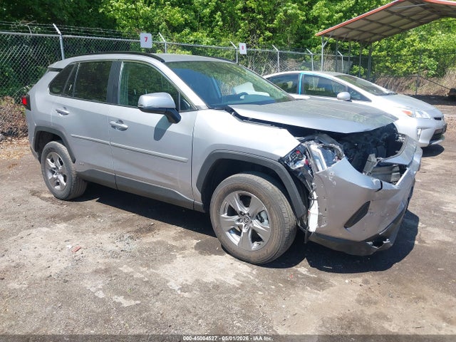 Salvage Toyota RAV4 Image