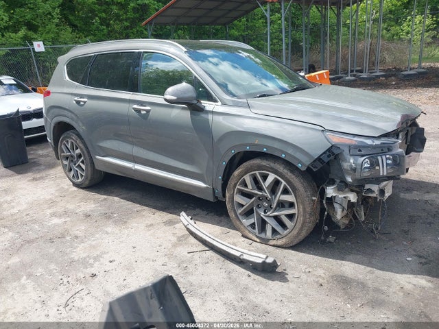 Salvage Hyundai SANTA FE Image