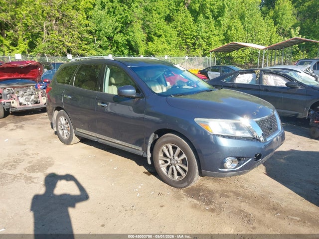 Salvage Nissan Pathfinder Image