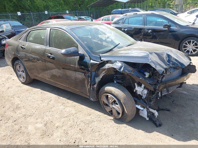 Salvage Hyundai ELANTRA Image