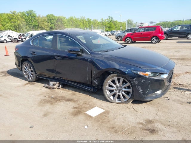 Salvage Mazda Mazda3 Image