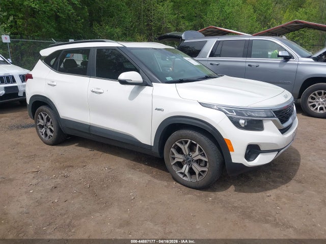 Salvage Kia Seltos Image