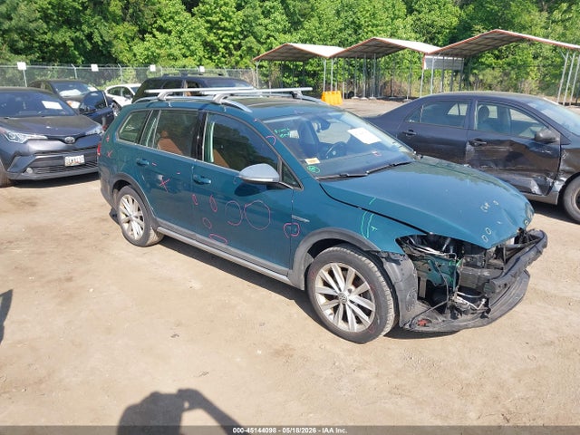 Salvage Volkswagen Golf Image