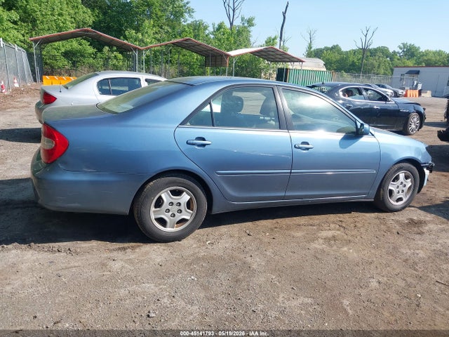 Toyota Camry Le V6