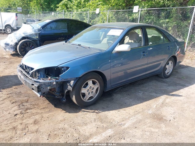 Toyota Camry Le V6