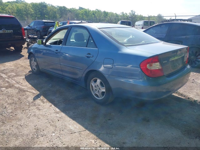 Toyota Camry Le V6