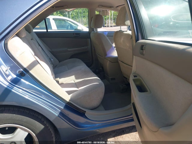 Toyota Camry Le V6