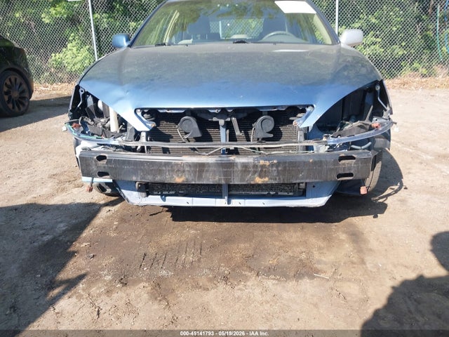 Toyota Camry Le V6