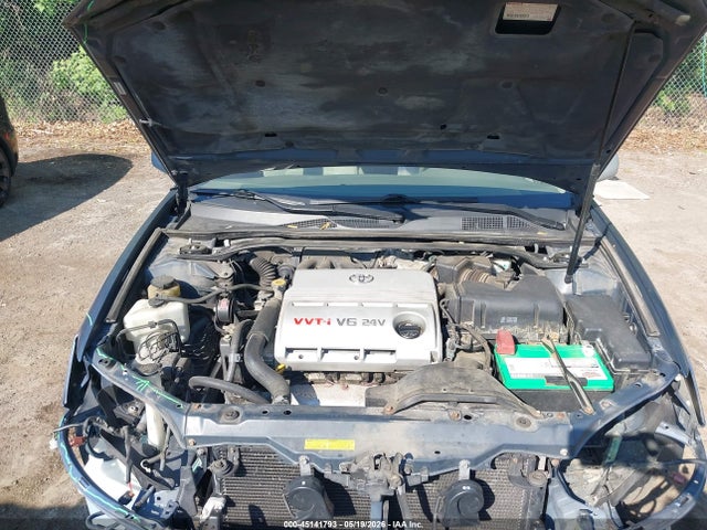 Toyota Camry Le V6