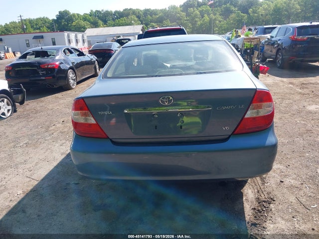 Toyota Camry Le V6