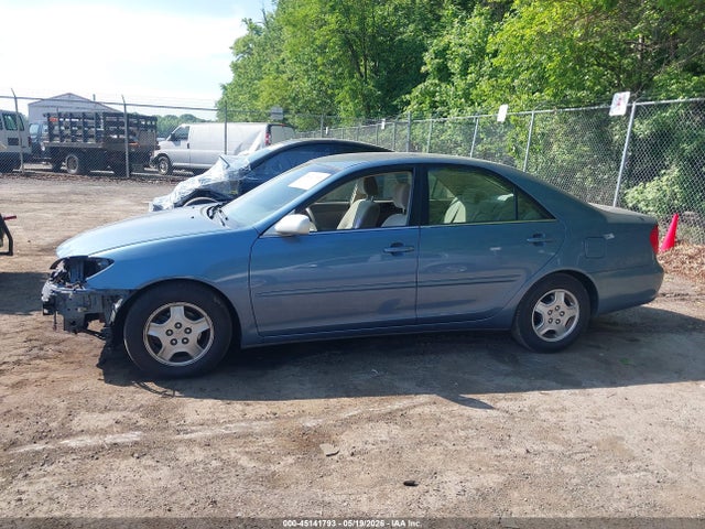 Toyota Camry Le V6