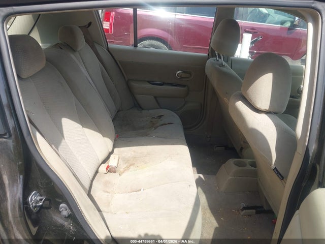 Nissan Versa 1.8s