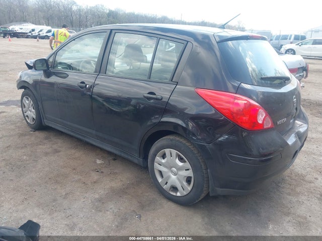 Nissan Versa 1.8s