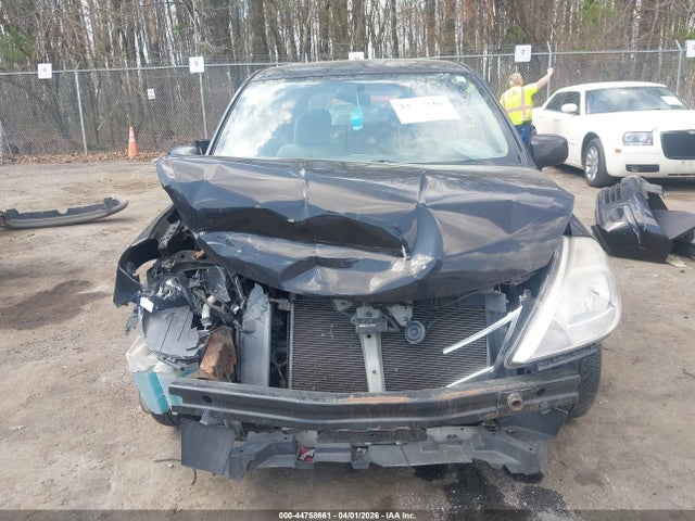 Nissan Versa 1.8s