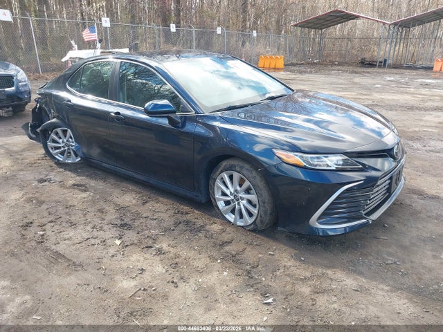 Salvage Toyota Camry Image