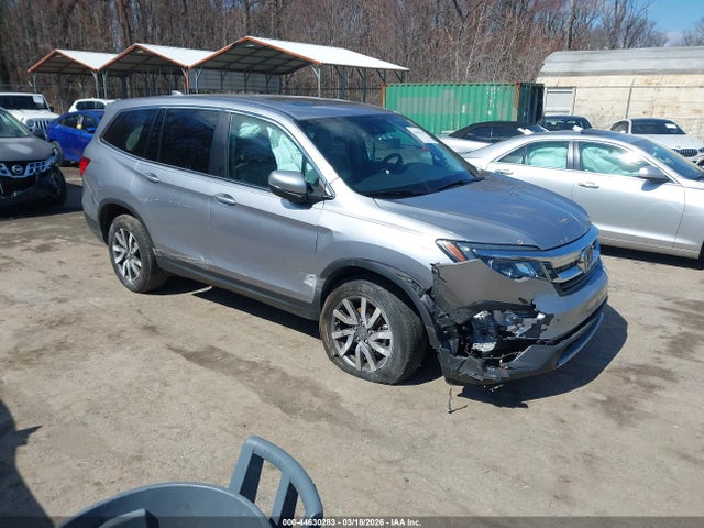 Salvage Honda Pilot Image