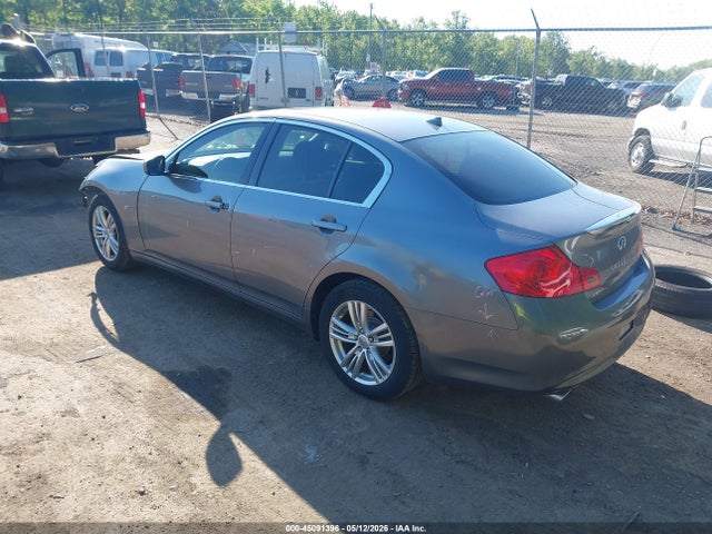 INFINITI Q40
