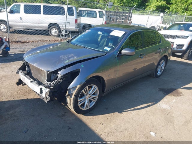 INFINITI Q40