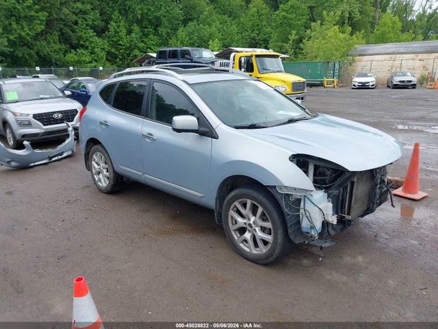 Salvage Nissan Rogue Image