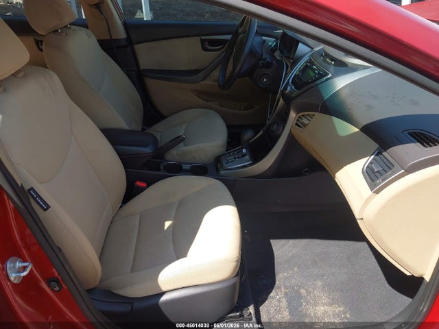 Hyundai ELANTRA