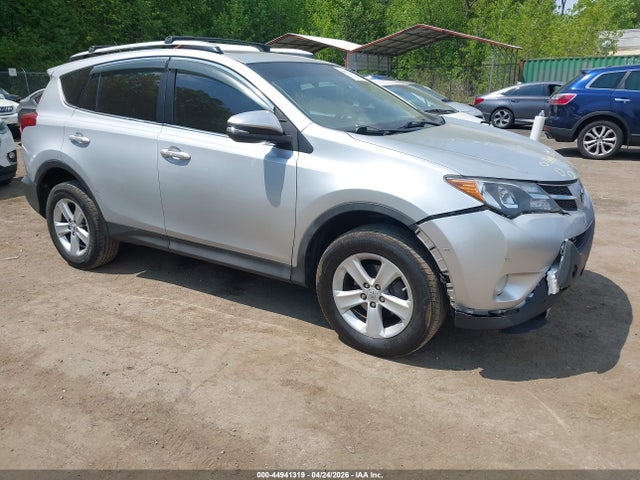 Salvage Toyota RAV4 Image
