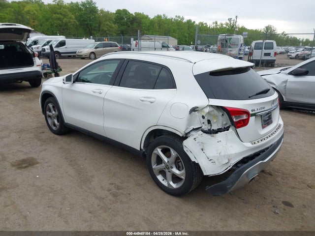 Mercedes-Benz GLA 4matic