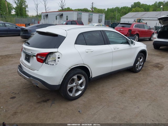 Mercedes-Benz GLA 4matic