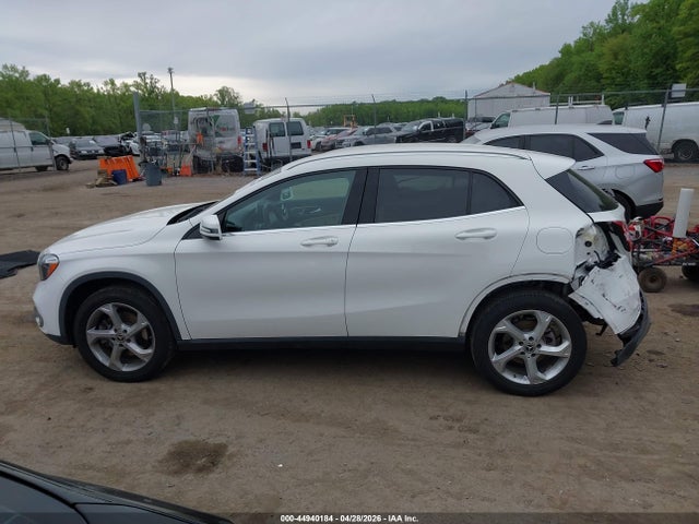 Mercedes-Benz GLA 4matic