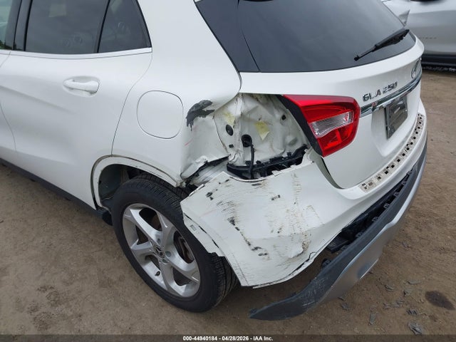Mercedes-Benz GLA 4matic