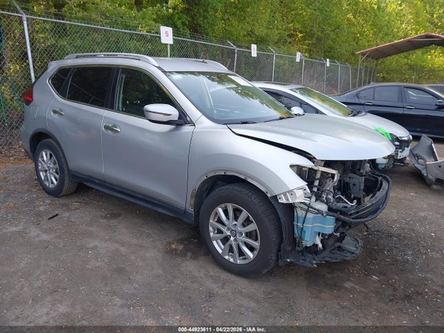 Salvage Nissan Rogue Image