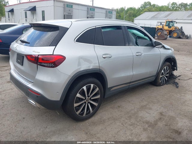 Mercedes-Benz GLA 4matic
