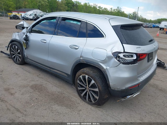 Mercedes-Benz GLA 4matic