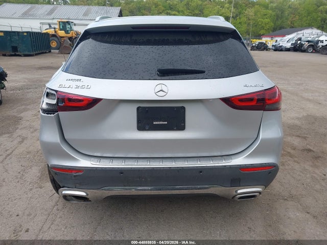 Mercedes-Benz GLA 4matic