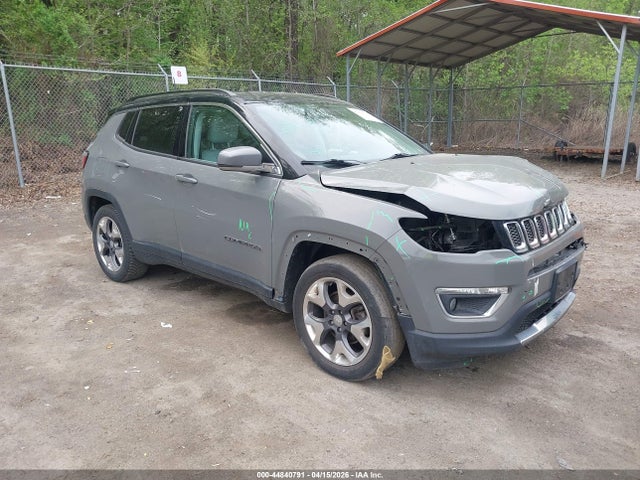 Salvage Jeep Compass Image