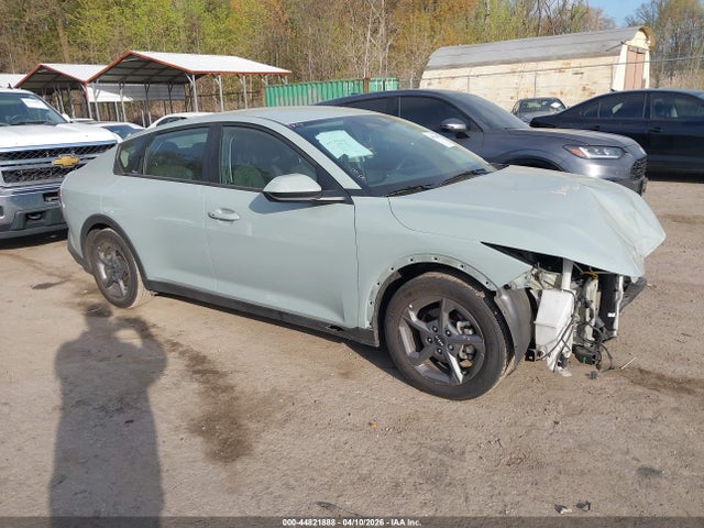 Salvage Kia K4 Image
