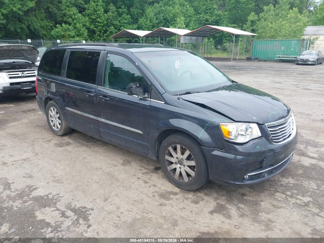 Salvage Chrysler Town & Country Image