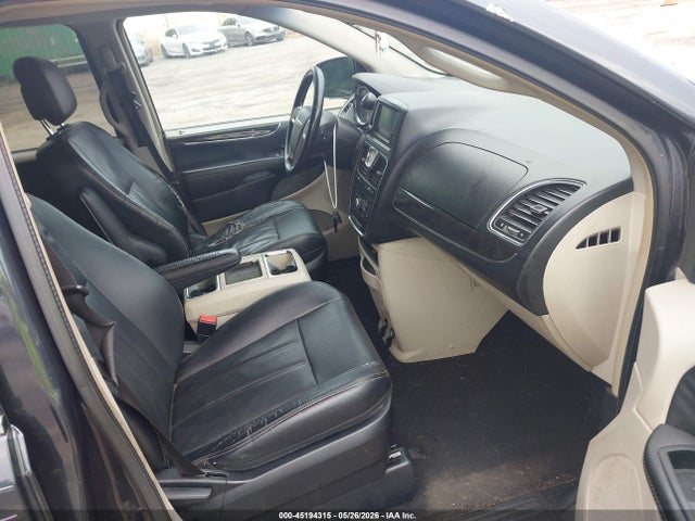 Chrysler Town & Country Touring