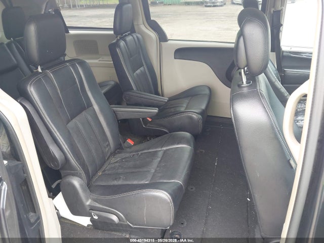Chrysler Town & Country Touring