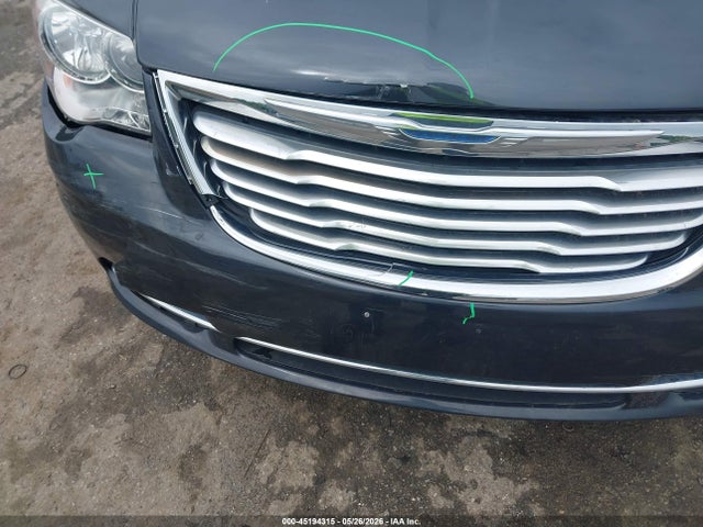 Chrysler Town & Country Touring