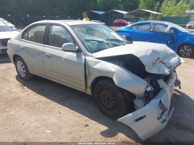 Salvage Hyundai ELANTRA Image