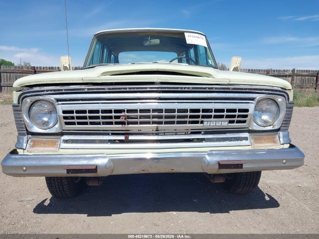 Jeep Wagoneer