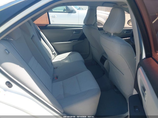 Toyota Camry Le