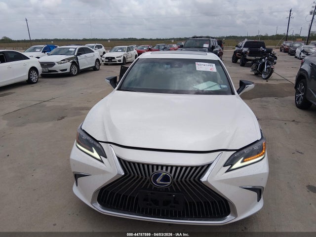 Lexus Es Ultra Luxury