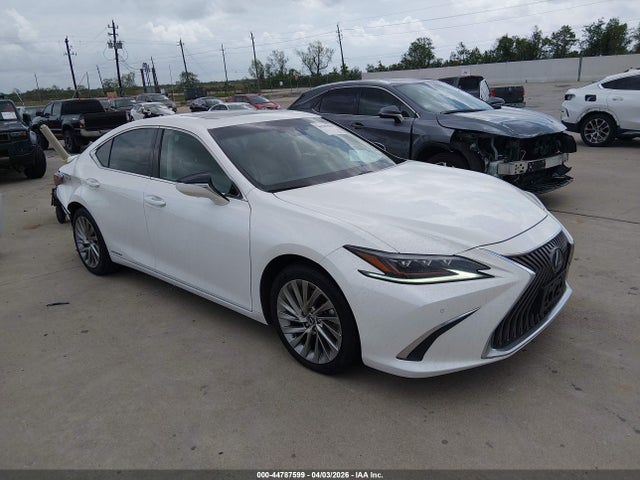 Salvage Lexus Es Image